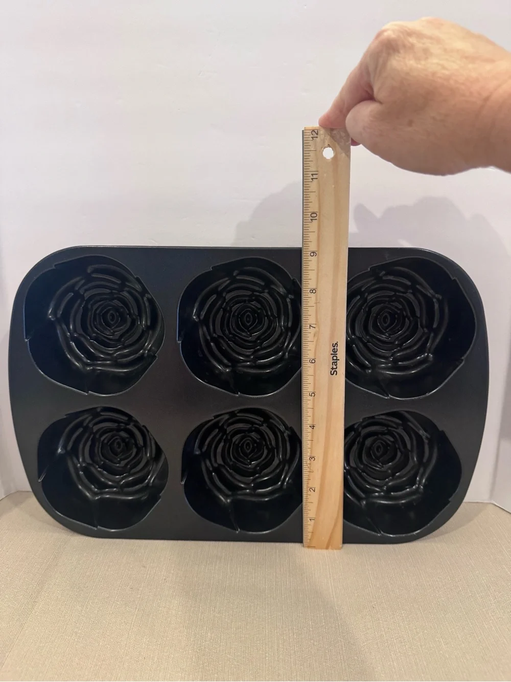 Nordic Ware Rose Bud Pan 6 Cup Cast Aluminum Non-Stick Floral Cake Mold Grey USA